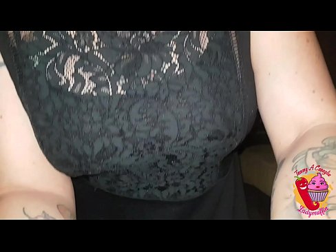 ❤️ Slutty ګامه خور هغه ته یو blowjob او هسپانوي ورکوي ☑  جنس