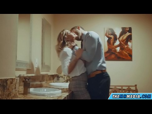 ❤️ کله چې یو ښکلی سپین رنګ تاسو په عامه تشناب کې جذبوي ☑  جنس
